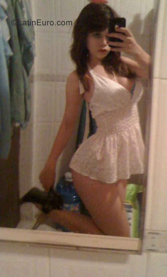 Date this tall Dominican Republic girl Elaine from La Romana DO34628