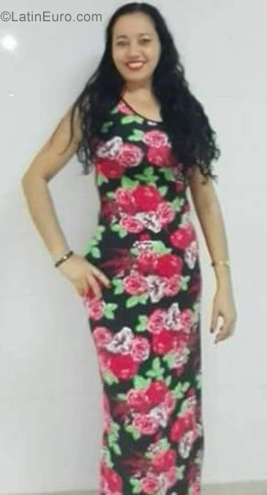 Date this pretty Colombia girl Milasf from Barranquilla CO22946