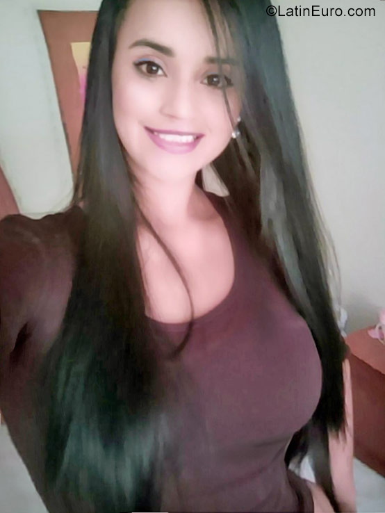 Date this fun Colombia girl Yohana from Bogota CO22971