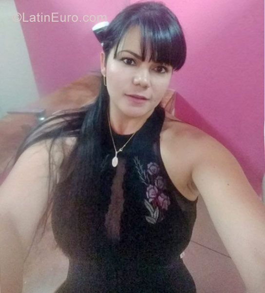 Date this happy Colombia girl Ange from Medellin CO22986