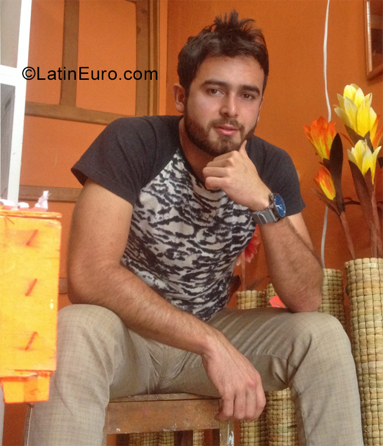 Date this hot Colombia man Einar from Bogota CO23022