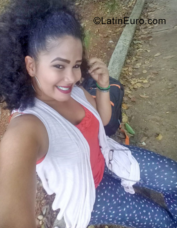 Date this sensual Dominican Republic girl Rosanna reyes from Santo Domingo DO31054