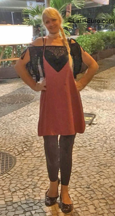 Date this foxy Brazil girl Maria from Rio De Janeiro BR10413