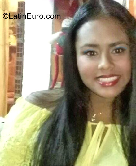 Date this passionate Colombia girl Lodevaria from Cali CO23041