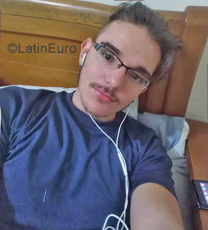 Date this pretty Colombia man Jhon from Armenia CO23049