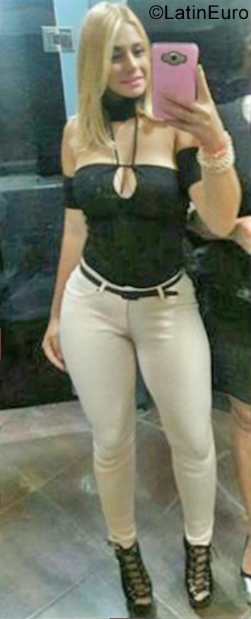 Date this charming Dominican Republic girl Mayelin from Santo Domingo DO31171