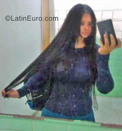 Date this fun Venezuela girl Francys from Caracas VE1257