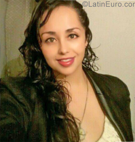 Date this delightful Colombia girl Angel from Bogota CO23111