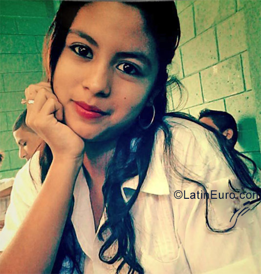 Date this cute Honduras girl Yarielia from La Lima HN2422