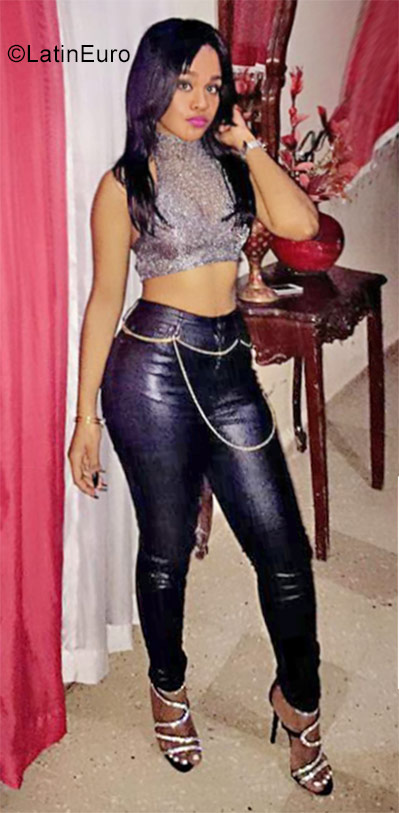 Date this pretty Dominican Republic girl Ashanty from Bonao DO31205