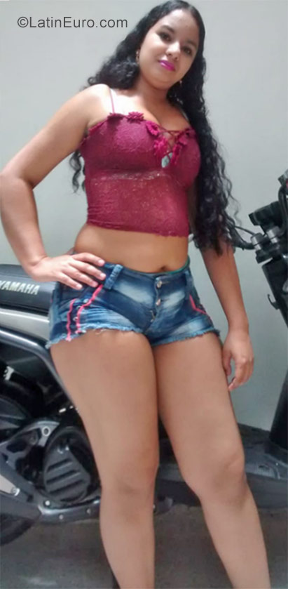 Date this hot Colombia girl Lorena from Medellin CO23153