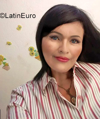 Date this voluptuous Colombia girl Linas from Barranquilla CO23213