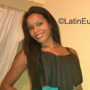 Date this nice looking Dominican Republic girl Yinette from Santo Domingo DO39968