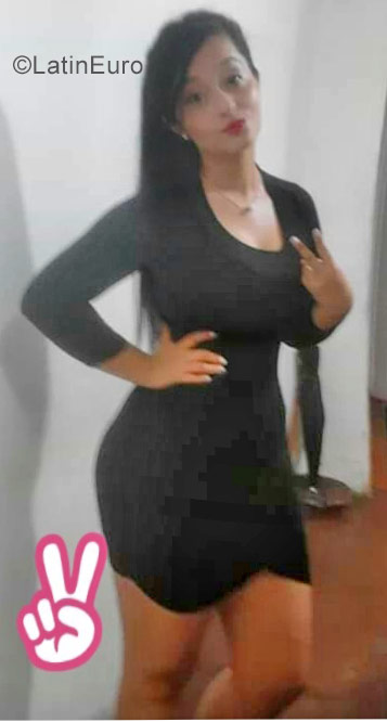 Date this delightful Colombia girl Vanessa from Ibaque CO23256