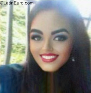 Date this voluptuous Venezuela girl Catalina from Barquisimeto VE1306