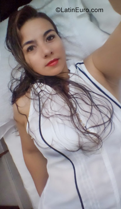 Date this athletic Colombia girl Acuariania from Bogota CO23261