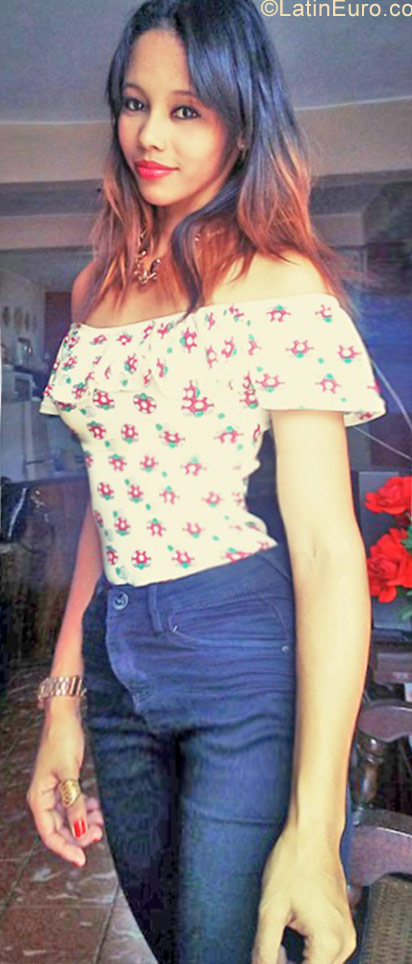 Date this cute Cuba girl Gabriela from Bayamo CU660