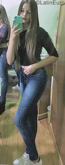 Date this pretty Argentina girl Macarena from Buenos Aires AR119