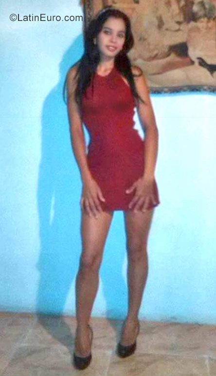 Date this pretty Venezuela girl Gabriel from Puerto Cabello VE1317