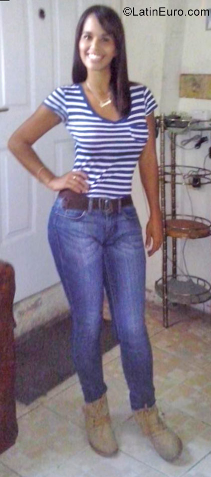 Date this exotic Venezuela girl Elian from Caracas VE1322