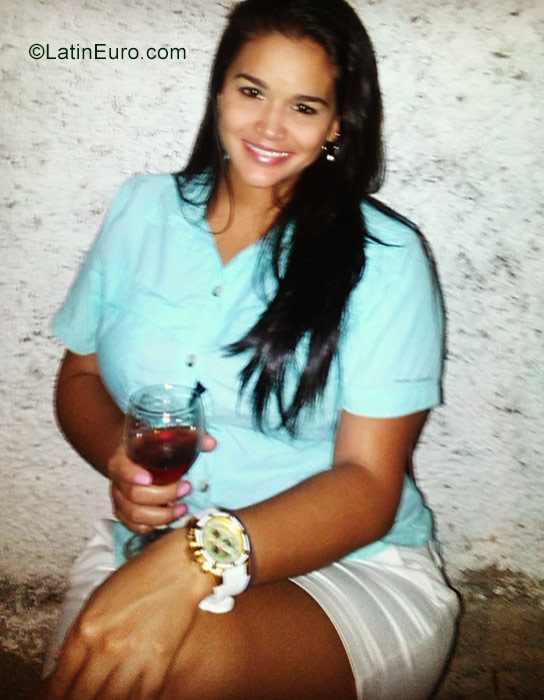 Date this beautiful Venezuela girl Eli from Valencia VE1326