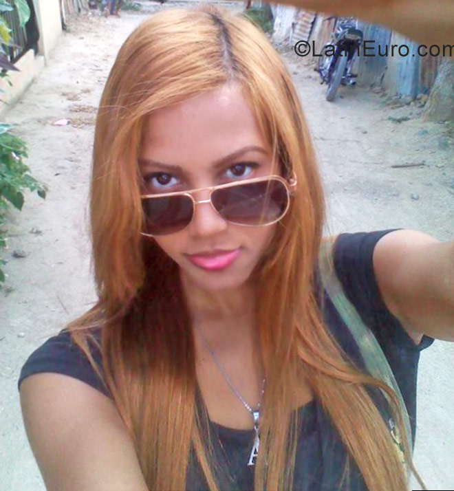 Date this funny Dominican Republic girl Diomaira from Higuey DO31641