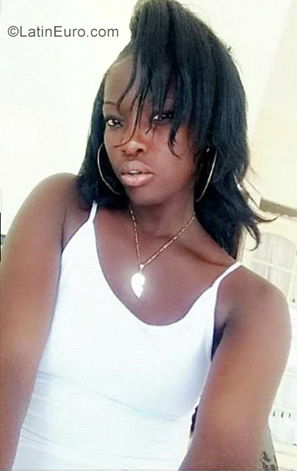 Date this hard body Jamaica girl Delisha from Kingston JM2553