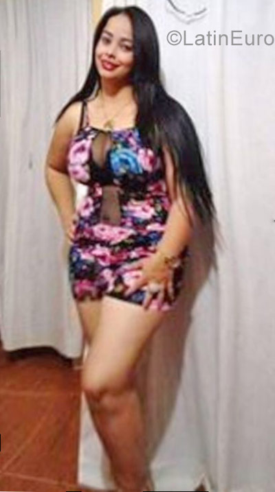 Date this young Venezuela girl CAROLINA from Cabimas VE1380
