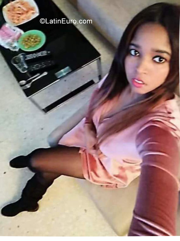 Date this pretty Spain girl Jennie from Sevilla ES478