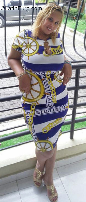 Date this cute Dominican Republic girl Paola from Santo Domingo DO31794