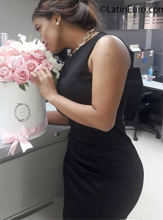 Date this lovely Dominican Republic girl Rox from Santo Domingo DO34894