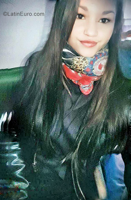 Date this young Argentina girl Laura from Buenos Aires AR133