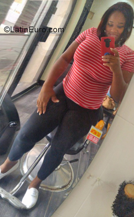Date this voluptuous Dominican Republic girl Milagros from Santo Domingo DO32023