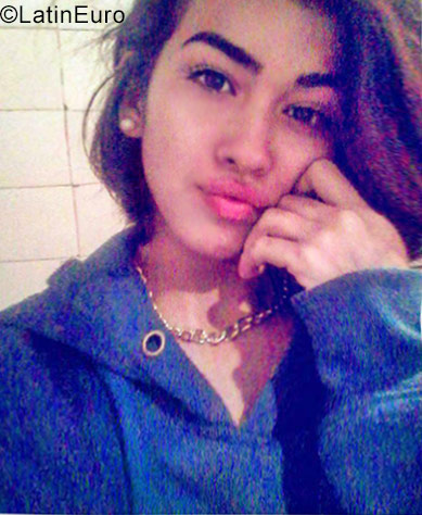 Date this beautiful Venezuela girl Adriana from Caracas VE1483