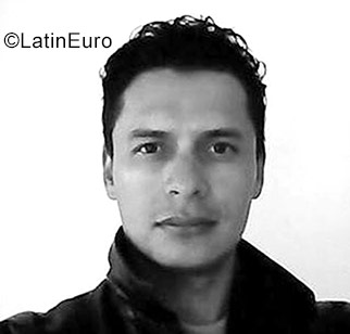 Date this hard body Colombia man Shinue from Bogota CO23669