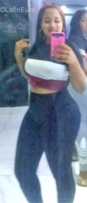 Date this good-looking Dominican Republic girl Erika from Santo Domingo DO32076
