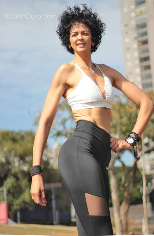 Date this exotic Brazil girl Edneide from Barra Dos Coqueiros BR11592