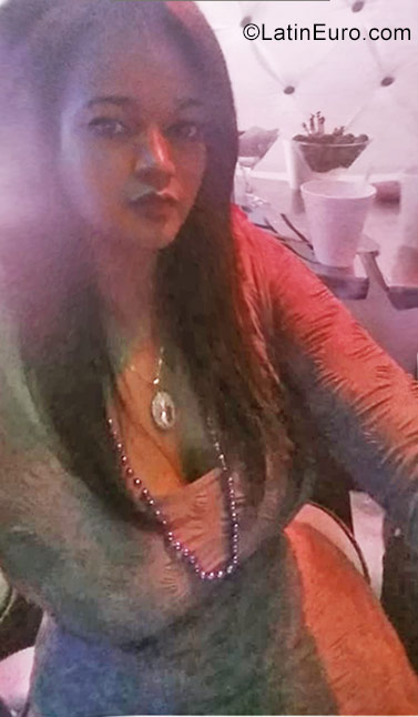 Date this hot Dominican Republic girl Elizabeth from Santo Domingo DO32175