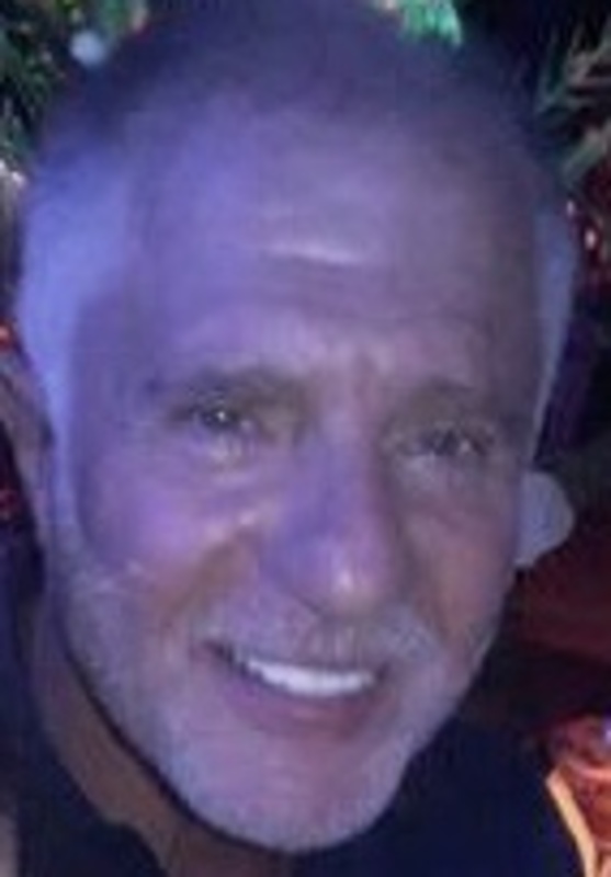 Date this cute United States man Lacatt from Naples US19257