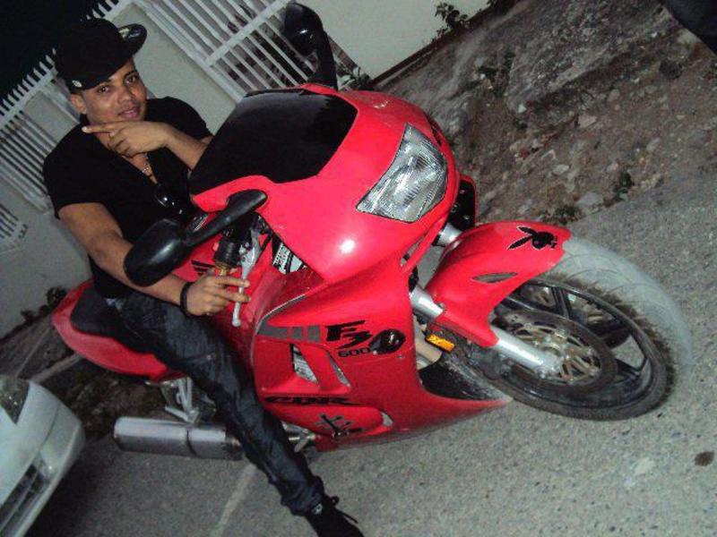 Date this pretty Dominican Republic man Moises from Santo Domingo DO32244