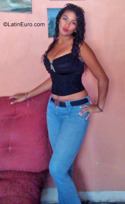Date this georgeous Venezuela girl Katherine from Maracay VE1587