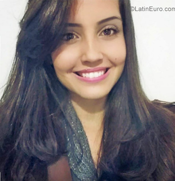 Date this georgeous Brazil girl Julia from Belo Horizonte BR10535