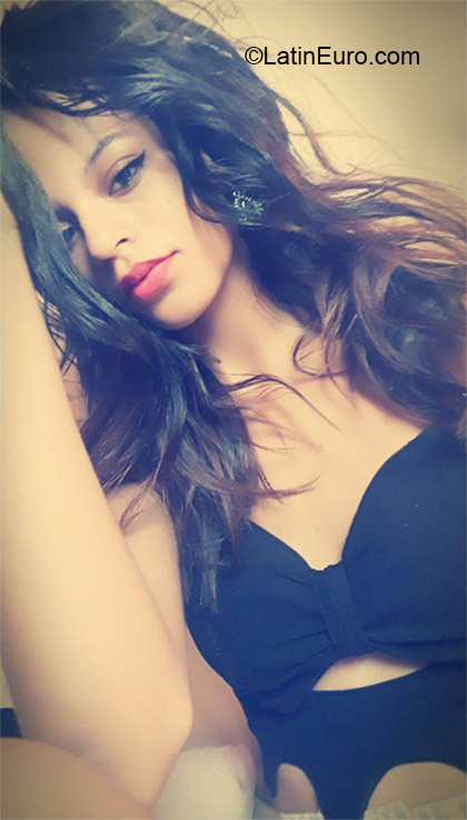Date this fun Brazil girl Ariana from Rio De Janeiro BR10539