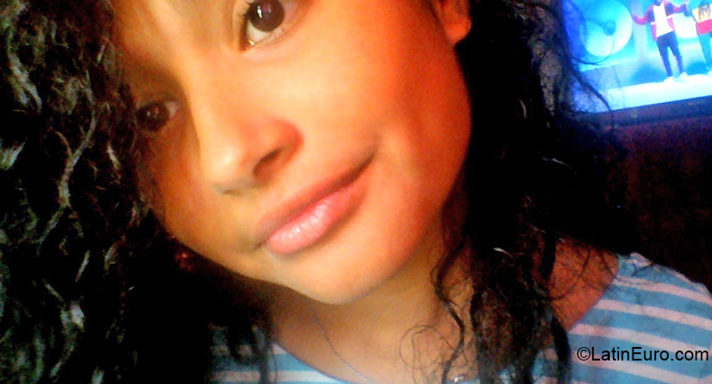 Date this happy Costa Rica girl Janel from San Jose CR359