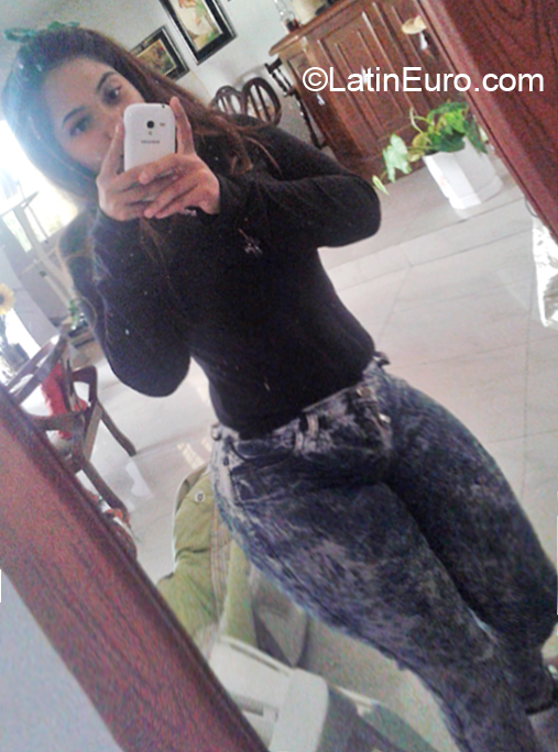 Date this cute Venezuela girl Veronica from Maraciabo VE1610