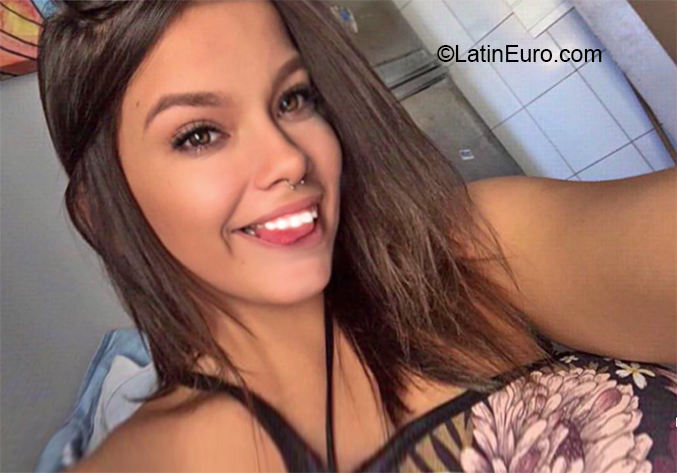 Date this hard body Brazil girl Amanda from Rio de Janeiro BR10559