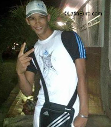 Date this nice looking Venezuela man Alfonso from Caracas VE1621