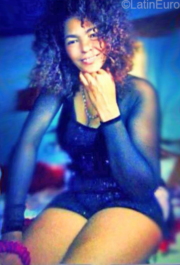 Date this sensual Dominican Republic girl Remolia from Moca DO32441
