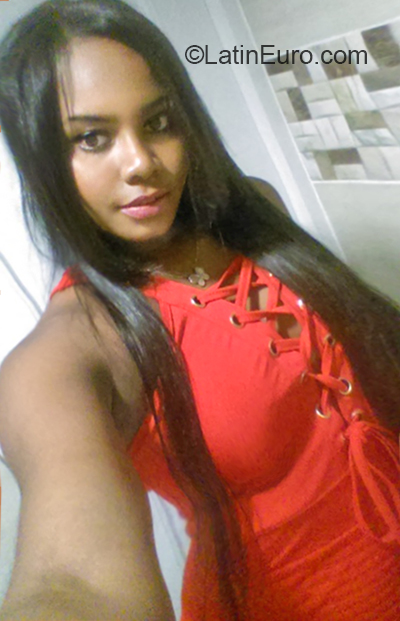 Date this good-looking Dominican Republic girl Katherine from Santo Domingo DO40673