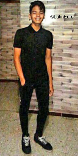 Date this happy Venezuela man Johan from Maracay VE1645